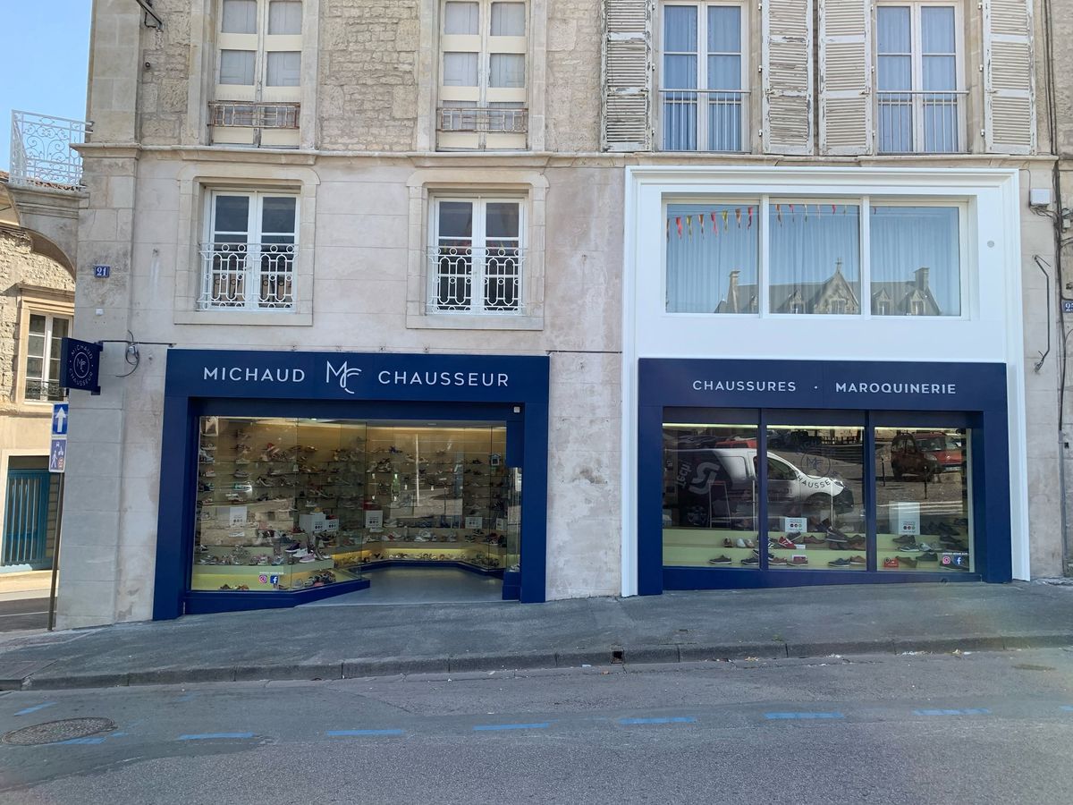 Façade du commerce Michaud Chausseur rénovée par PRSV